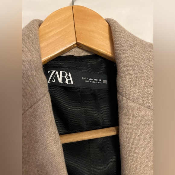 ZARA Buttoned Coat - Picture 6 of 7